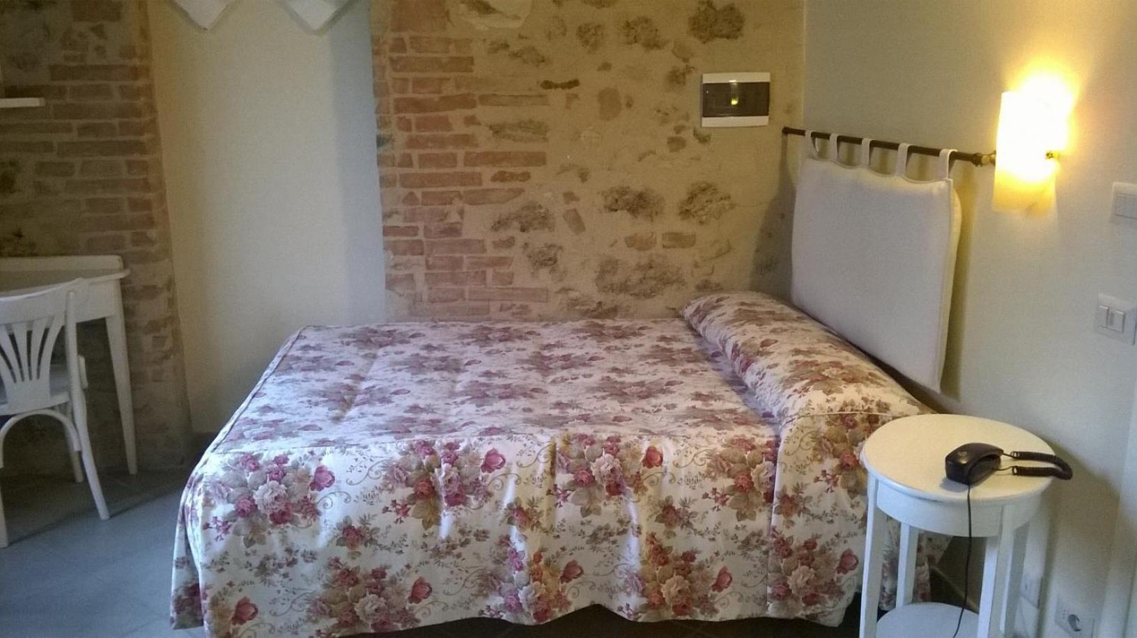 Arnolfo B&B Colle Val D'Elsa Δωμάτιο φωτογραφία